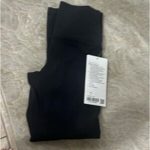 New with tags Lululemon align crop leggings in size 4 in 21”